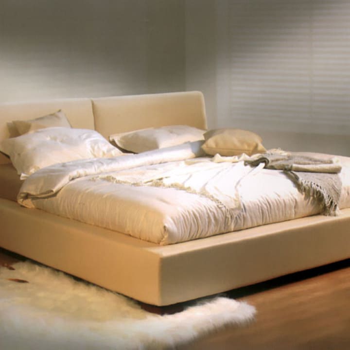 Кровать из текстиля и кожи КМ-25